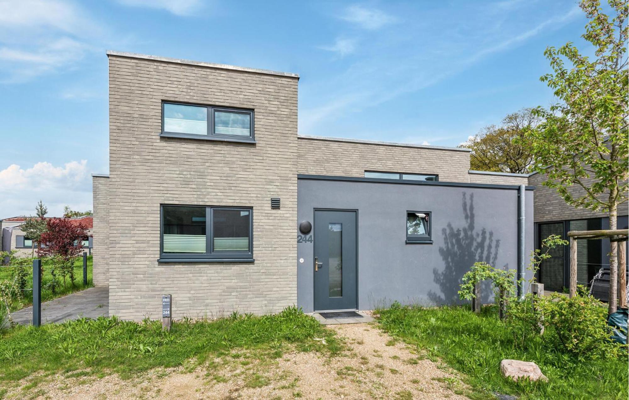 Amazing Home In Lembruch-Duemmer See With Kitchen Экстерьер фото