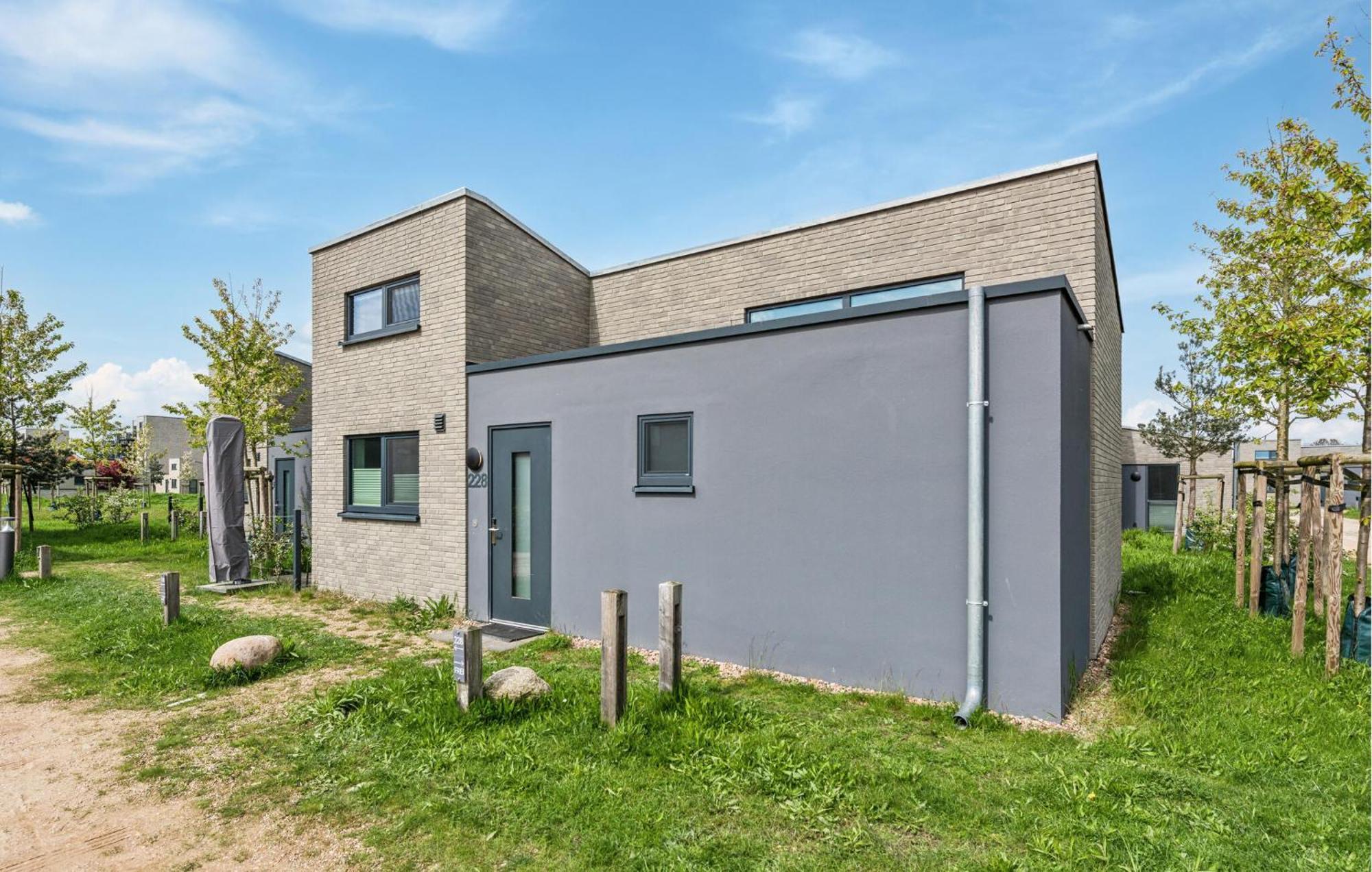 Amazing Home In Lembruch-Duemmer See With Kitchen Экстерьер фото